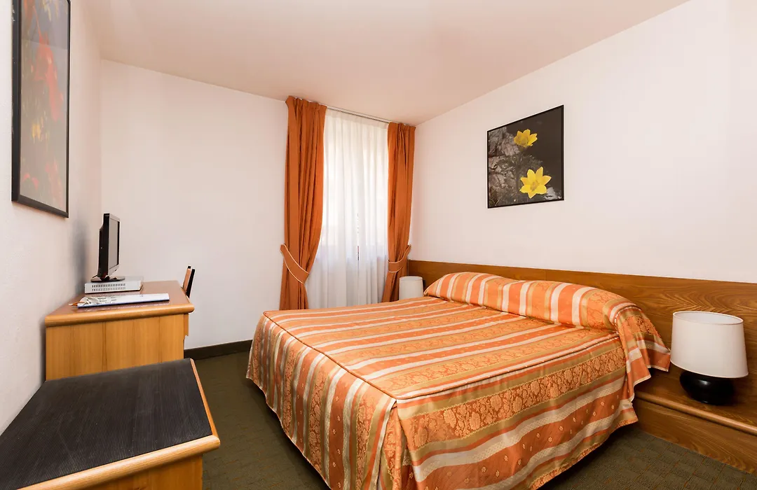 Hotel Alpina-1